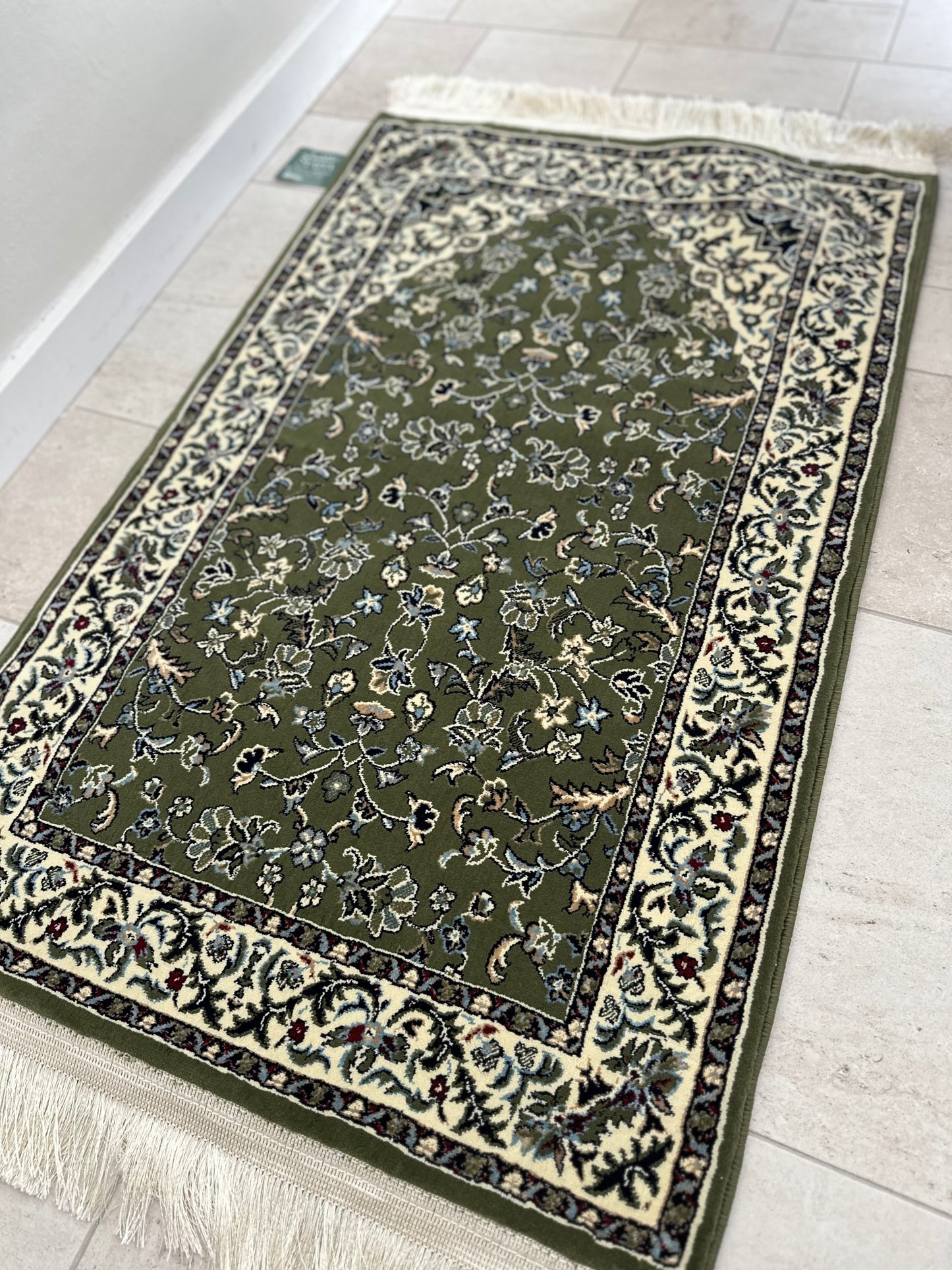 classical rawdah sajjadah - white, blue and burgundy