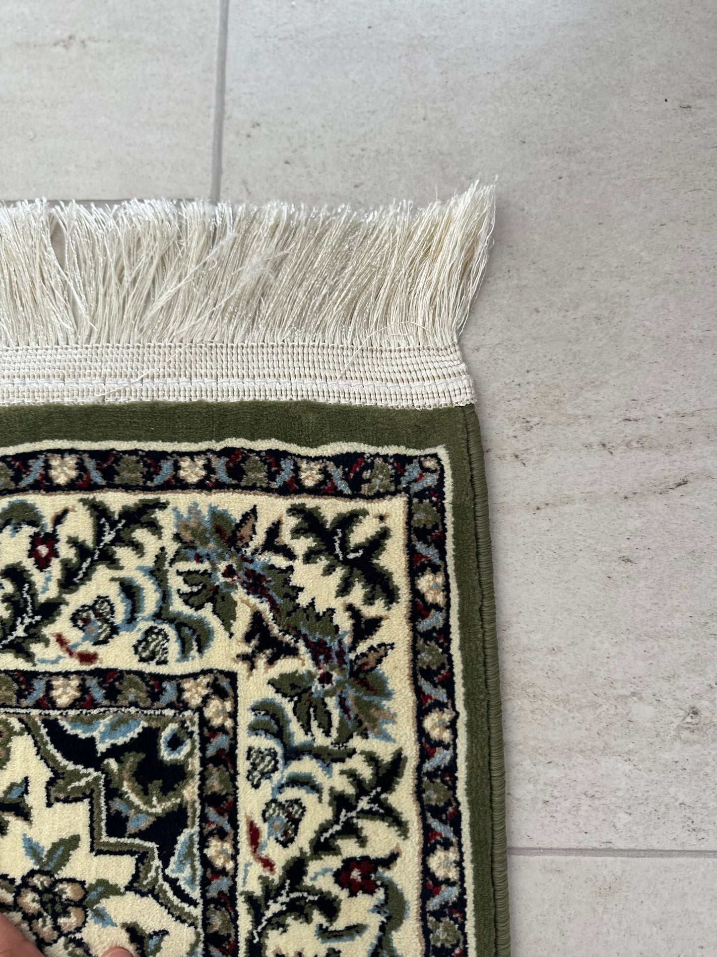 classical rawdah sajjadah - white, blue and burgundy