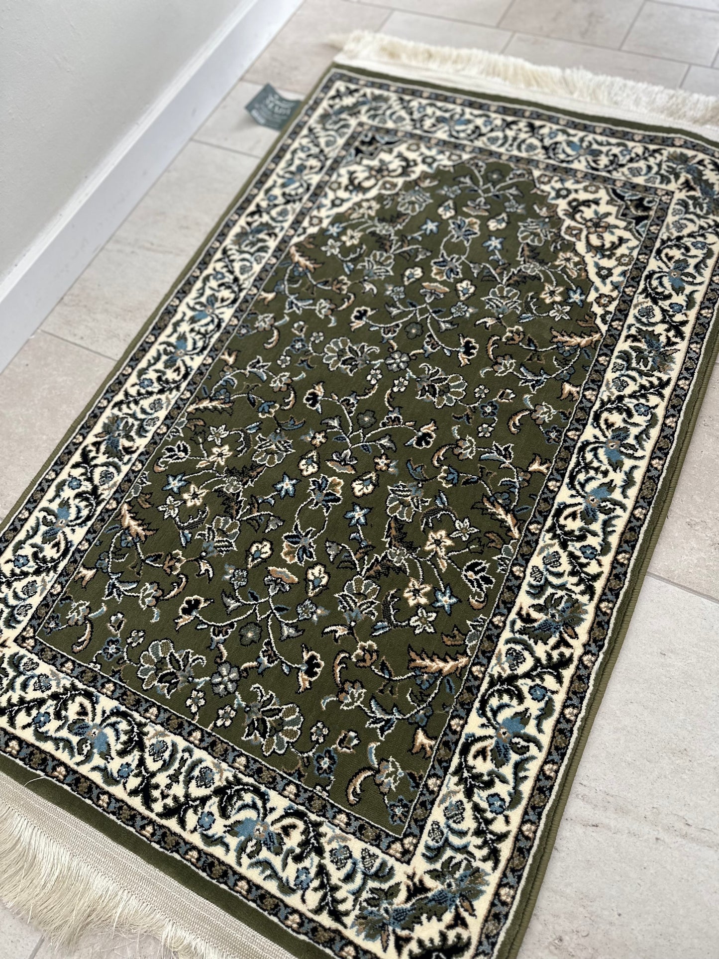 classical rawdah sajjadah - white and blue