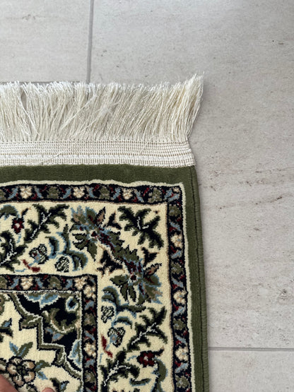 classical rawdah sajjadah - white, blue and burgundy