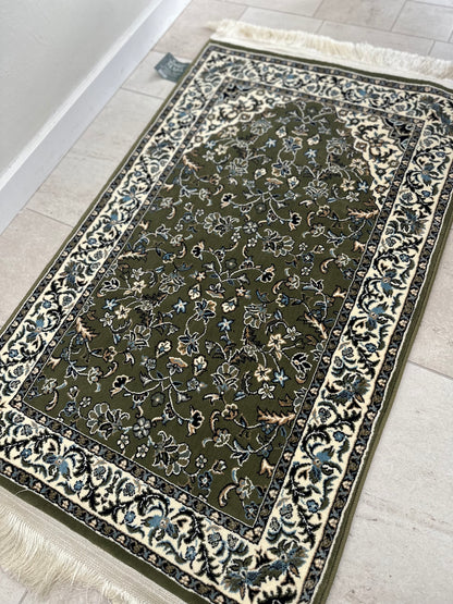classical rawdah sajjadah - white and blue